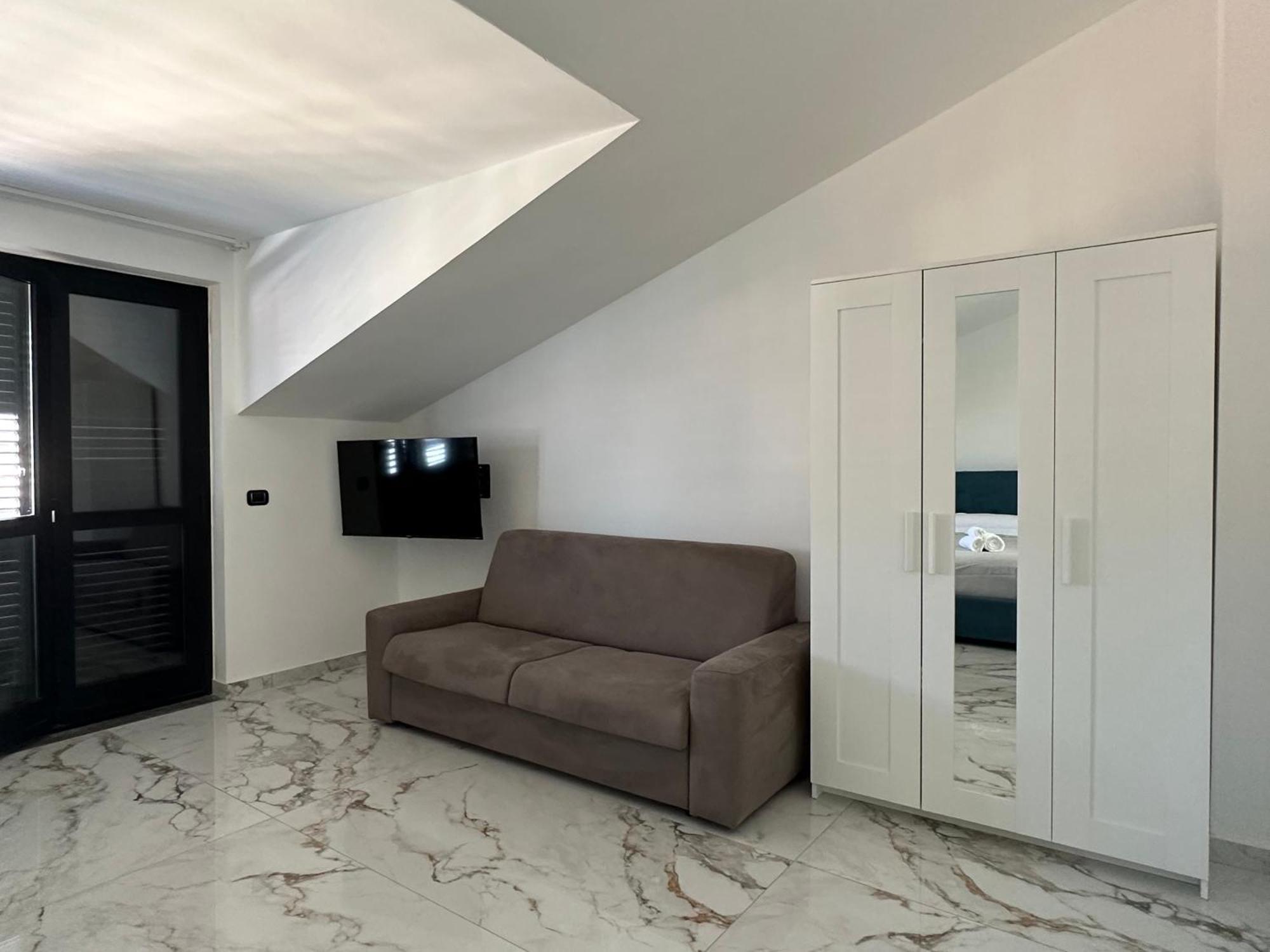 Alba Exclusive Place Hotel Bianco Exterior foto